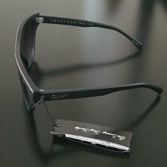 Quay Australia Flight Risk Sunglasses Black/Smoke - Picture 6 of 11